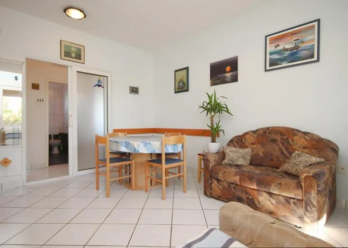 Apartamento By The Sea - 8423