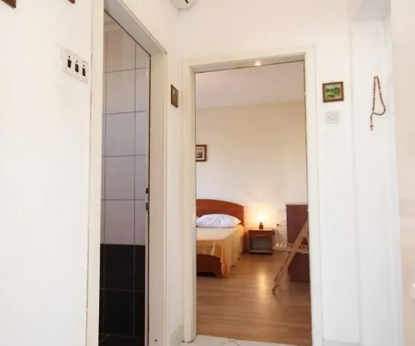 By The Sea - 8423 Daire